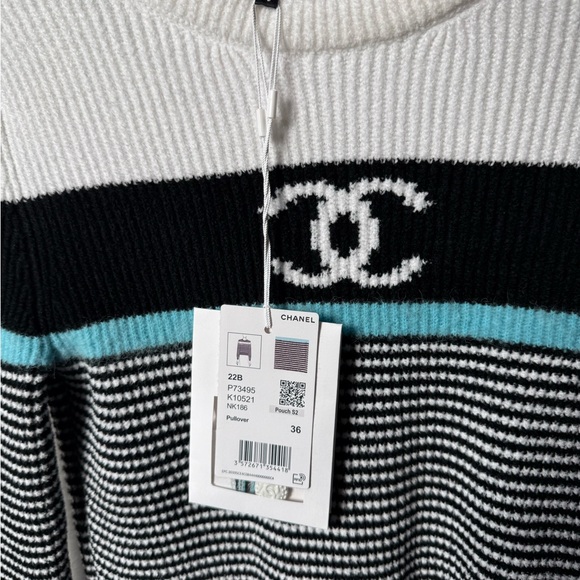 NWT AUTH CHANEL 22B CC Logo Pullover Sweater size 36 - Picture 2 of 9